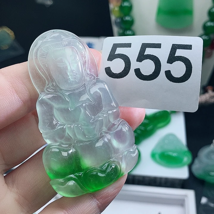 翡翠未镶嵌吊坠(赠链)