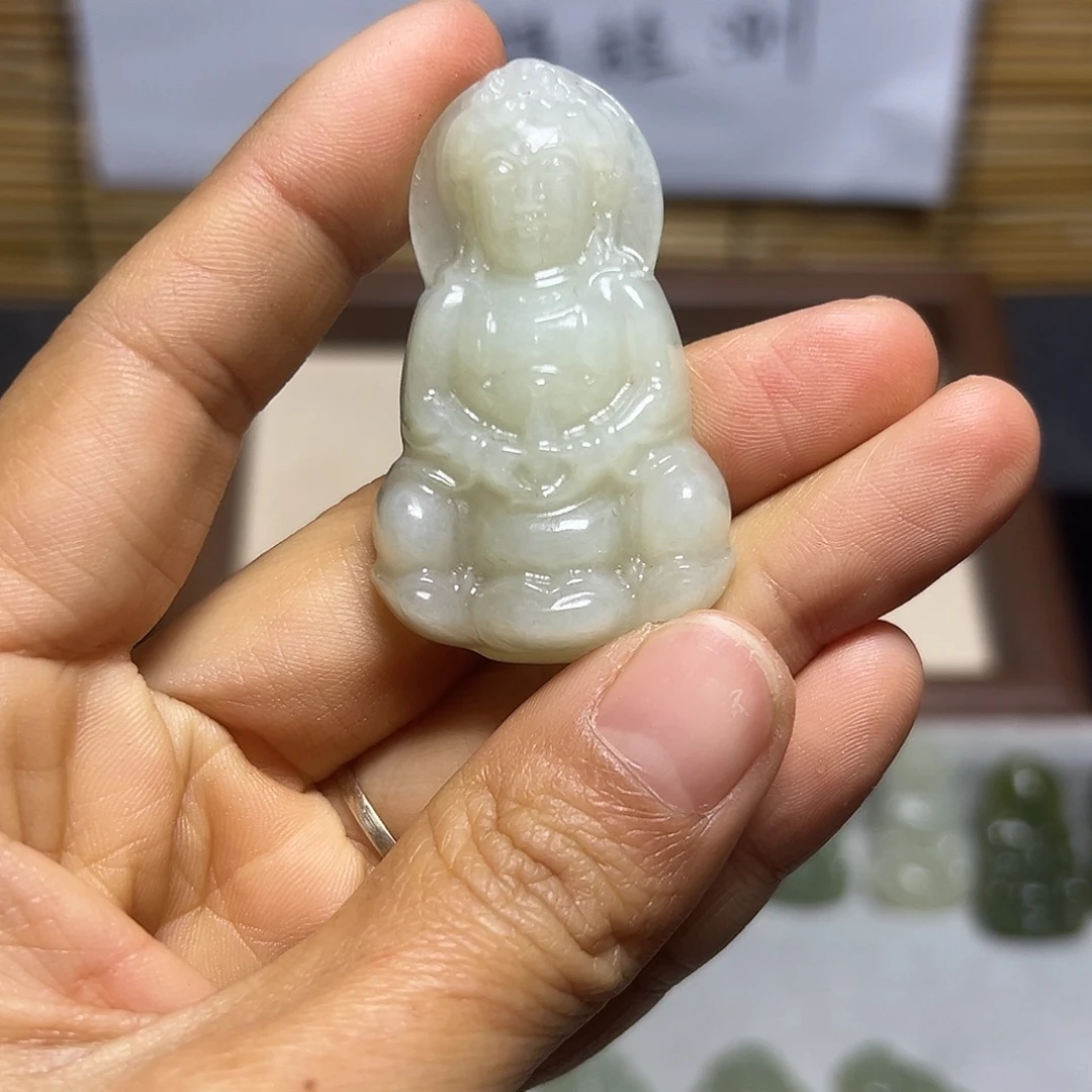 微***吹和田玉未镶嵌颈饰