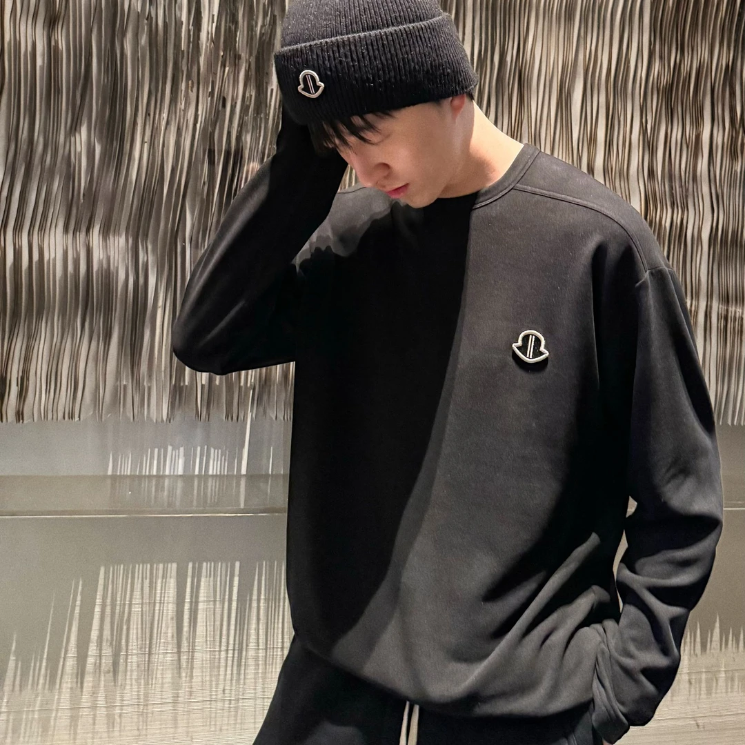 Eicalonce·意卡伦萨 24·FW简约百搭舒适圆领长袖打底SM12111