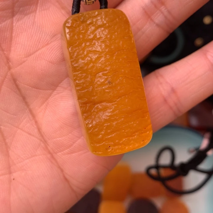 天然原矿切牌吊坠