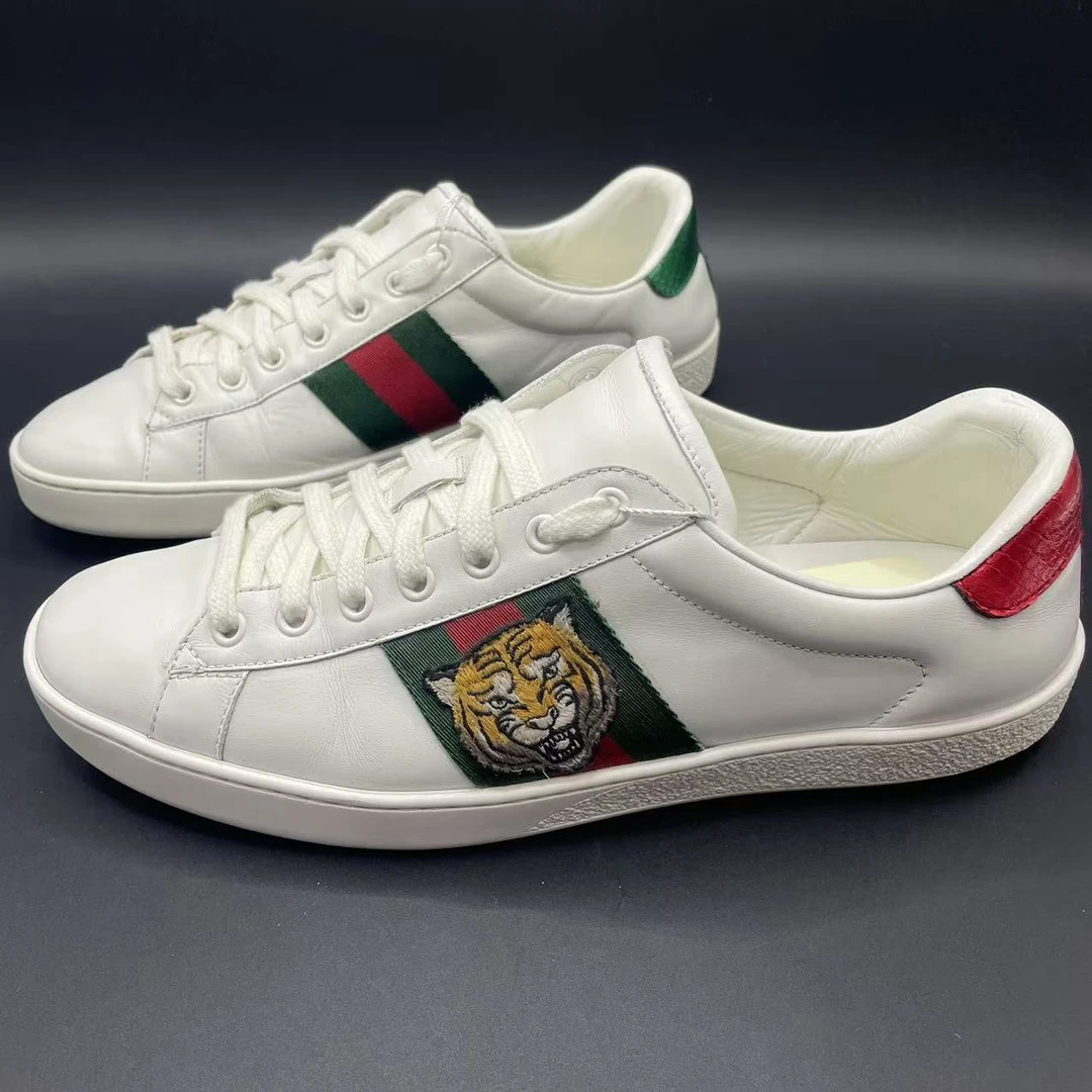 95新 GUCCI/古驰 男士时尚百搭虎头刺绣小白板鞋41欧码 cat793