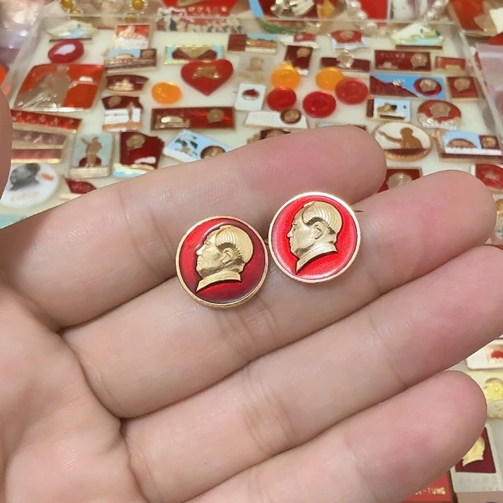 铝平**乐毛爷爷像章