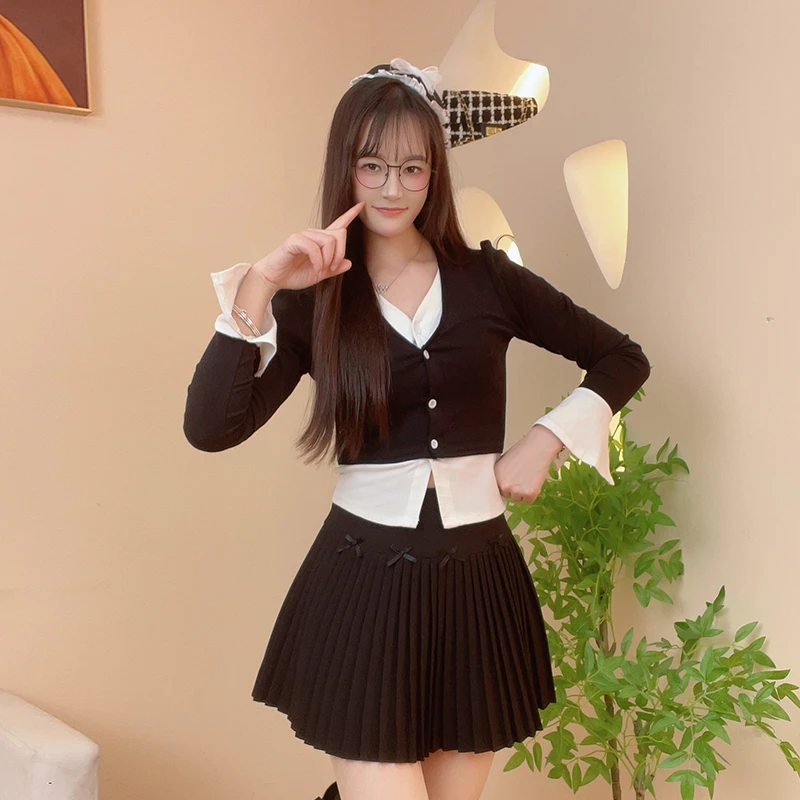 撞色拼接假两件V领长袖衬衫女2025新款洋气设计感减龄衬衣打底衫