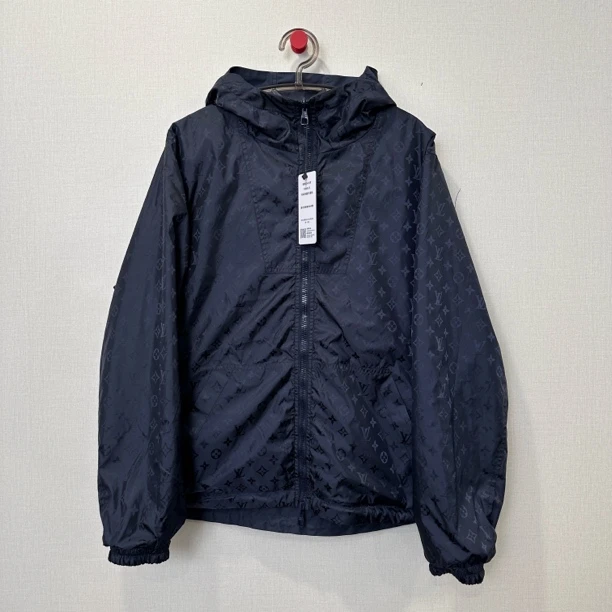 未使用 LouisVuitton/路易威登 别针双面穿外套/尺码48/11687