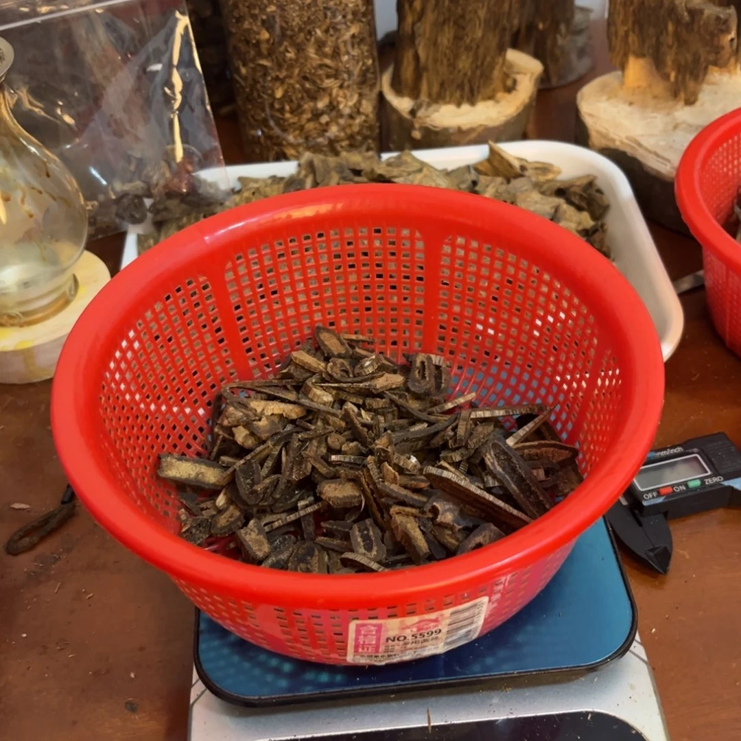 李***姐沉香油叶子碎料50克