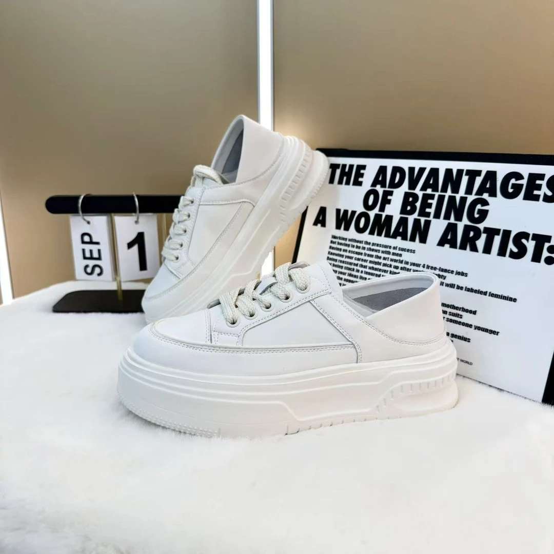 2025早秋新款圆头系带休闲板鞋平底舒适板鞋青年女小白鞋 2407