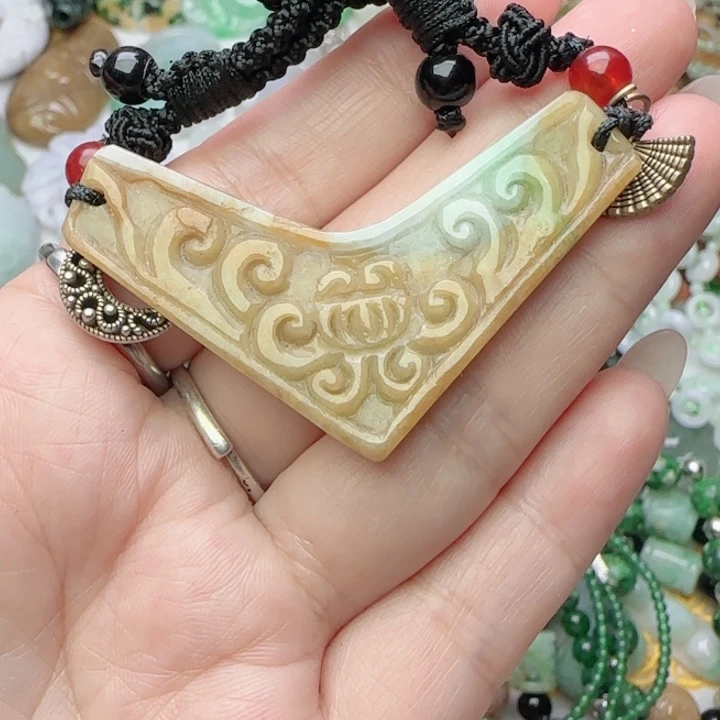 翡翠未镶嵌颈饰天然A货108