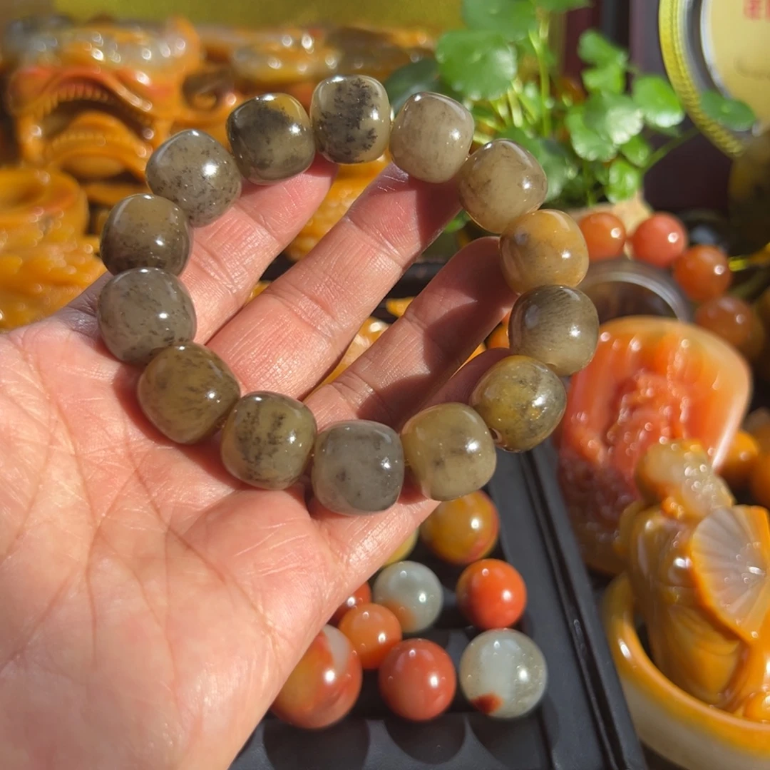 石英质玉未镶嵌颈饰