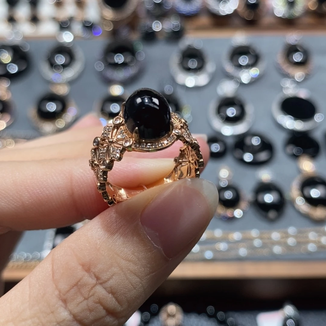 翡翠18K金镶嵌戒指