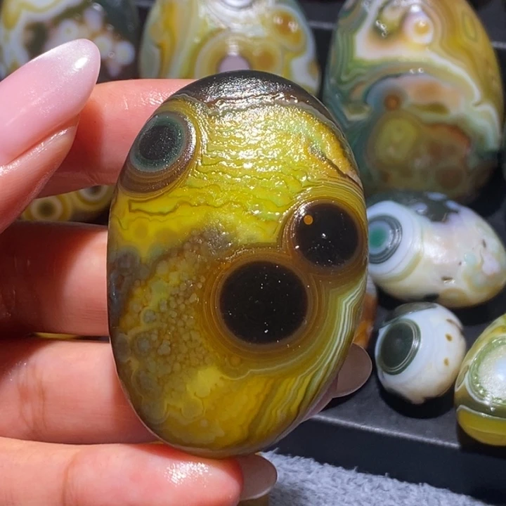 玛瑙/玉髓未镶嵌珠宝奇石122