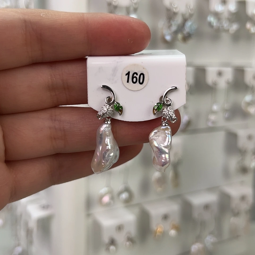 非金属巴洛克花瓣耳饰