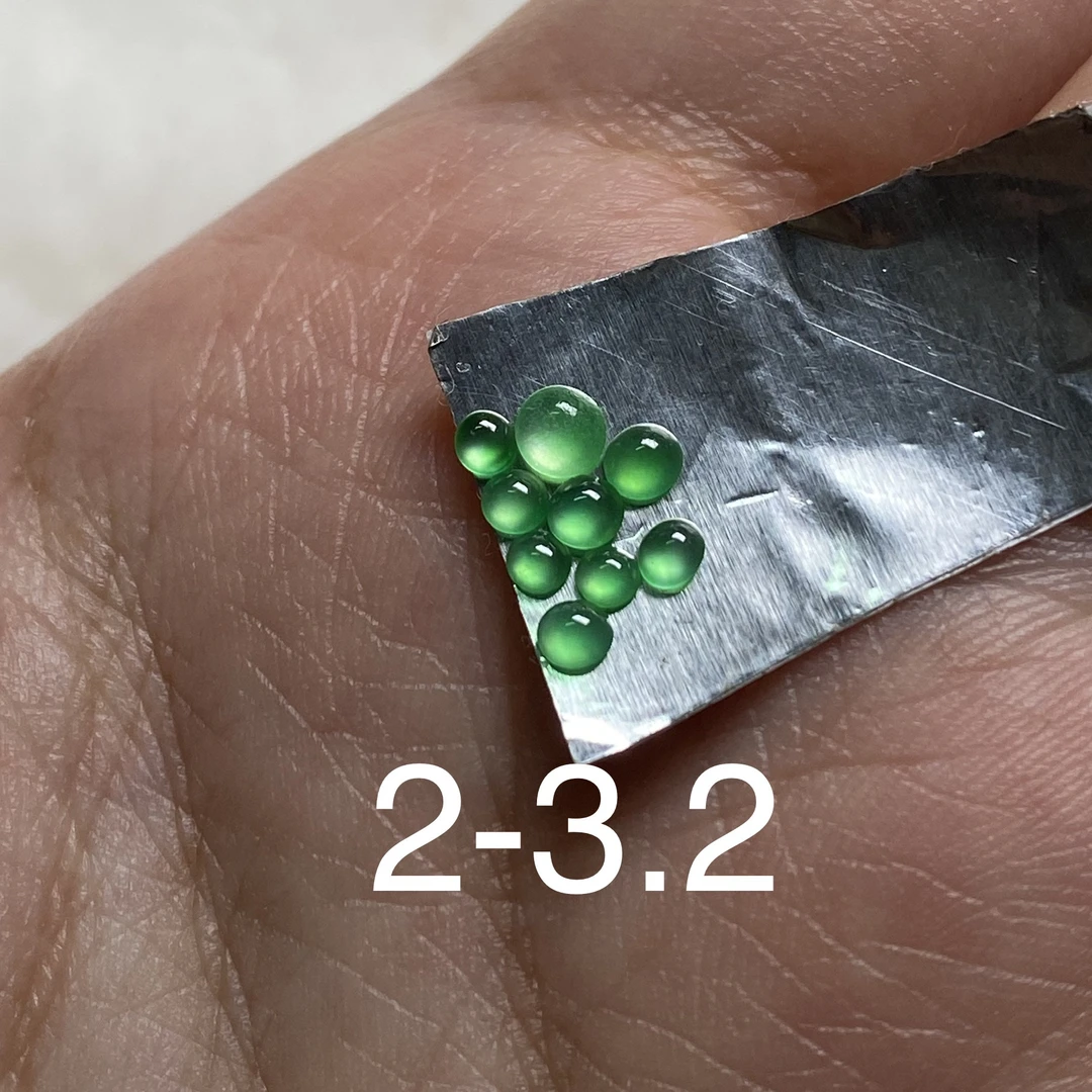 炸光高冰玻璃底木那绿翡翠蛋面排戒专用天然缅料