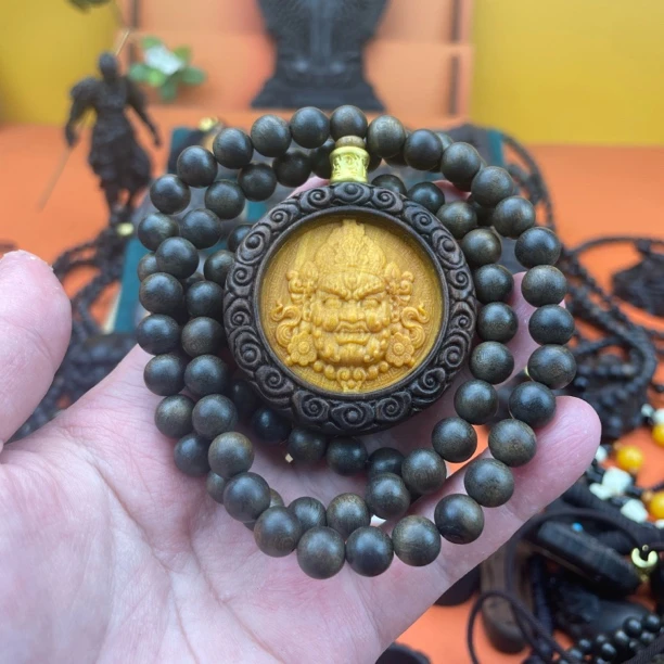 （0.8✖️108➕黄财财）圆款5/5巴布亚贡木天然复古精工原木雕刻挂件