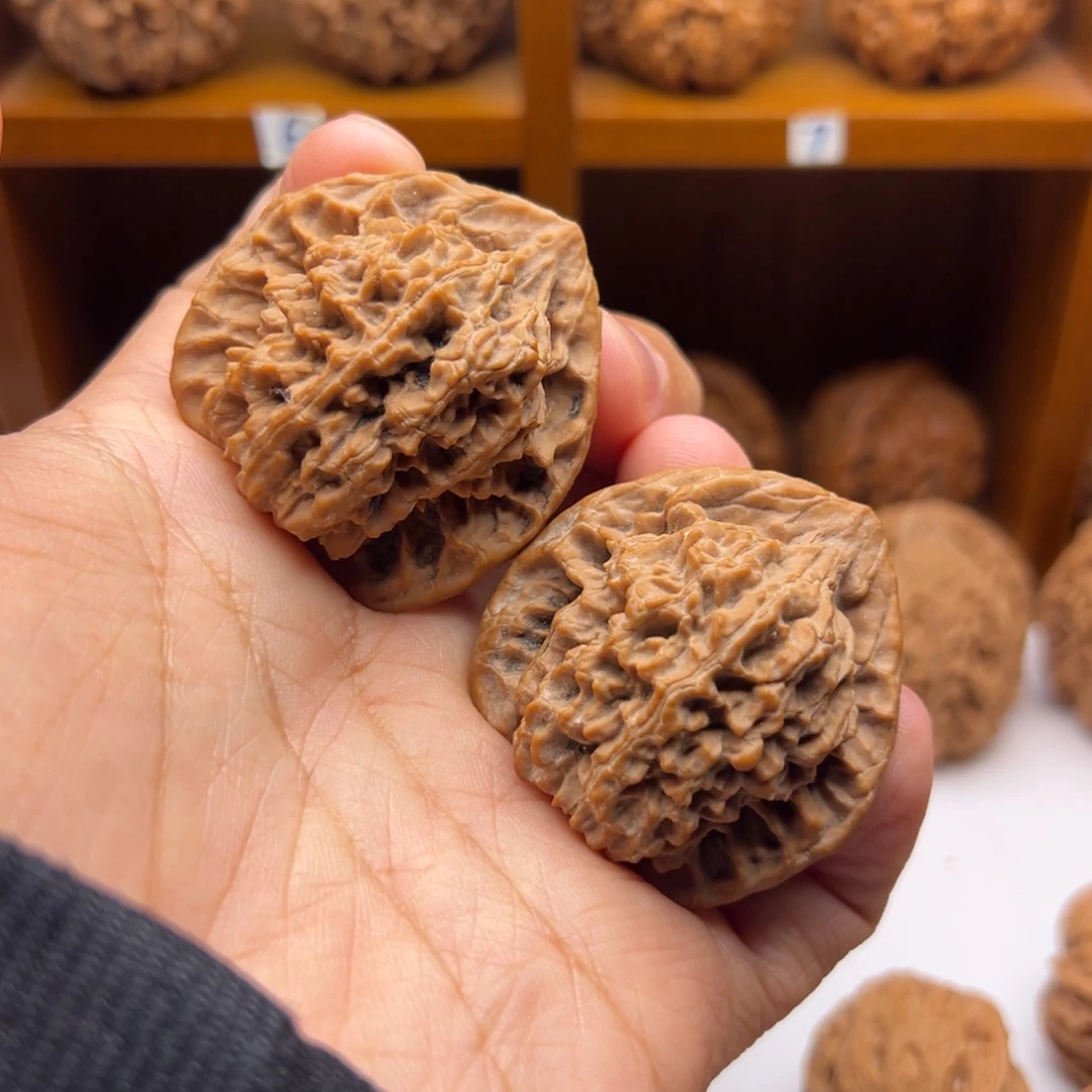 文玩核桃吊坠41尺全品薄楞官帽