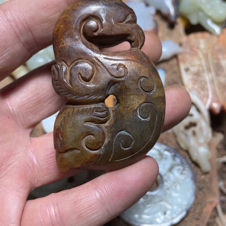 和田玉（糖玉）未镶嵌颈饰