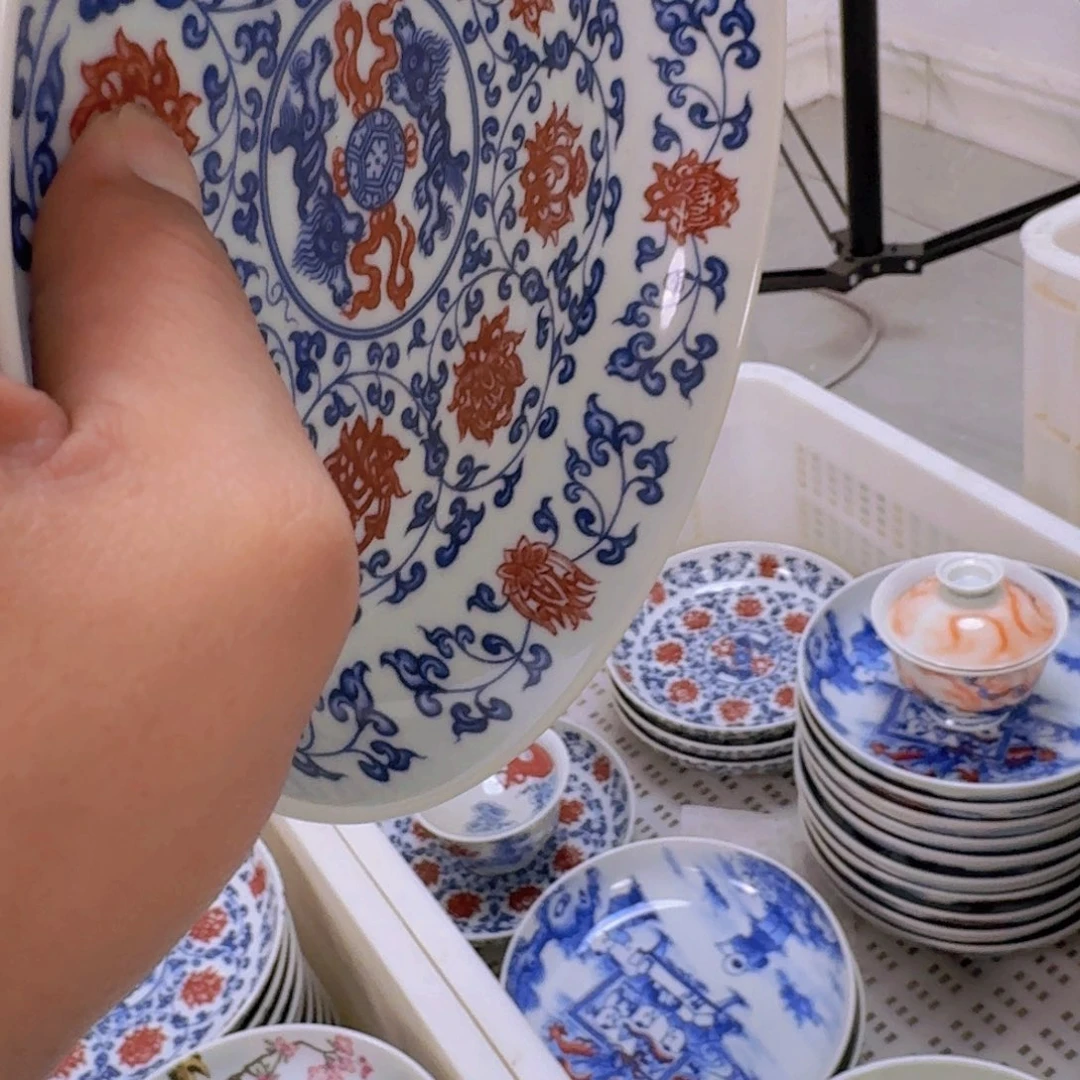 瓷片釉里红缠枝莲新款大壶乘