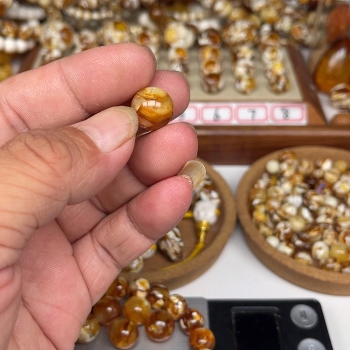 未镶嵌琥珀裸石清*41号