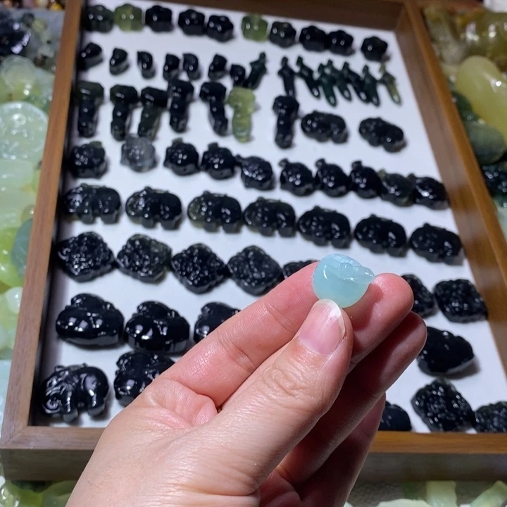 蛇纹石玉合金颈饰