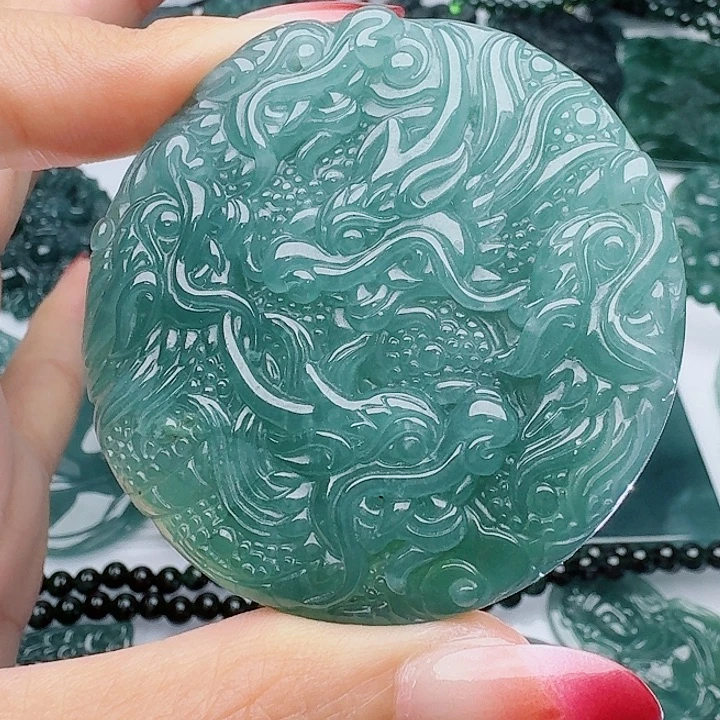 颈饰未镶嵌翡翠多样性发其一