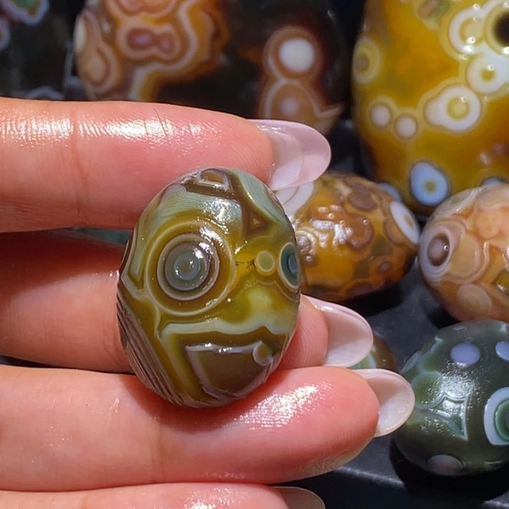 玛瑙/玉髓未镶嵌珠宝奇石137