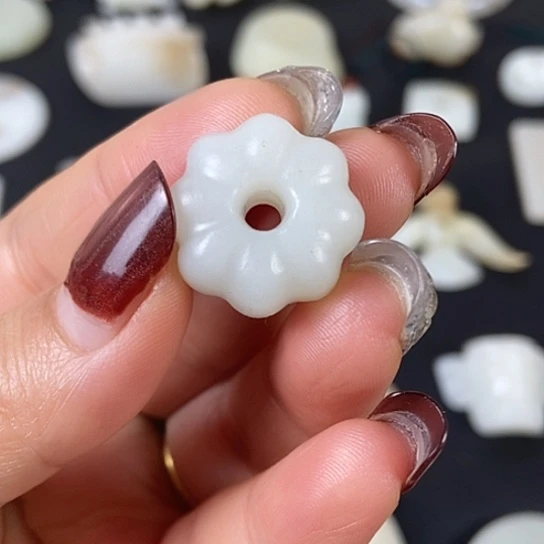 和田玉（糖玉）未镶嵌挂件