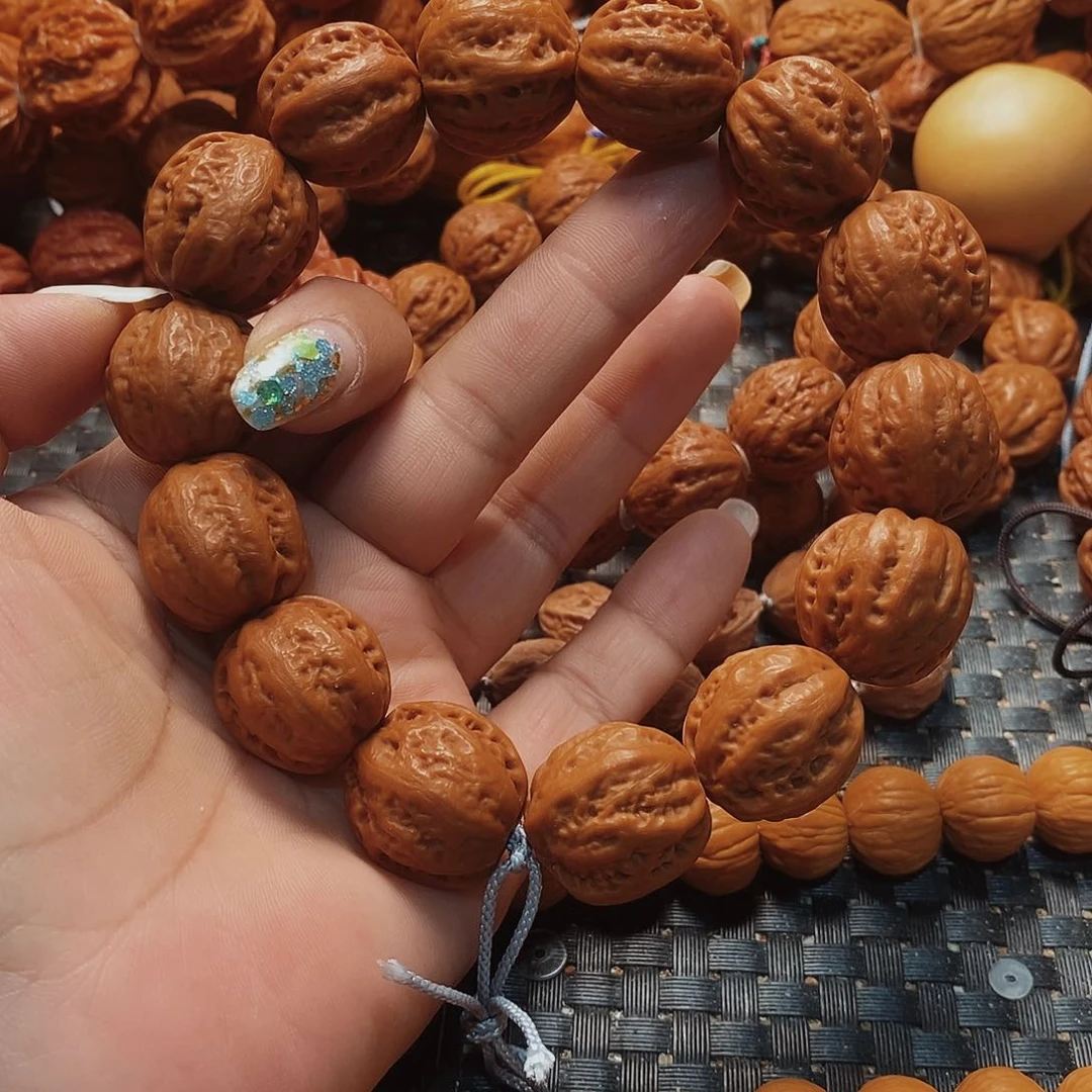 文玩核桃吊坠粗筋