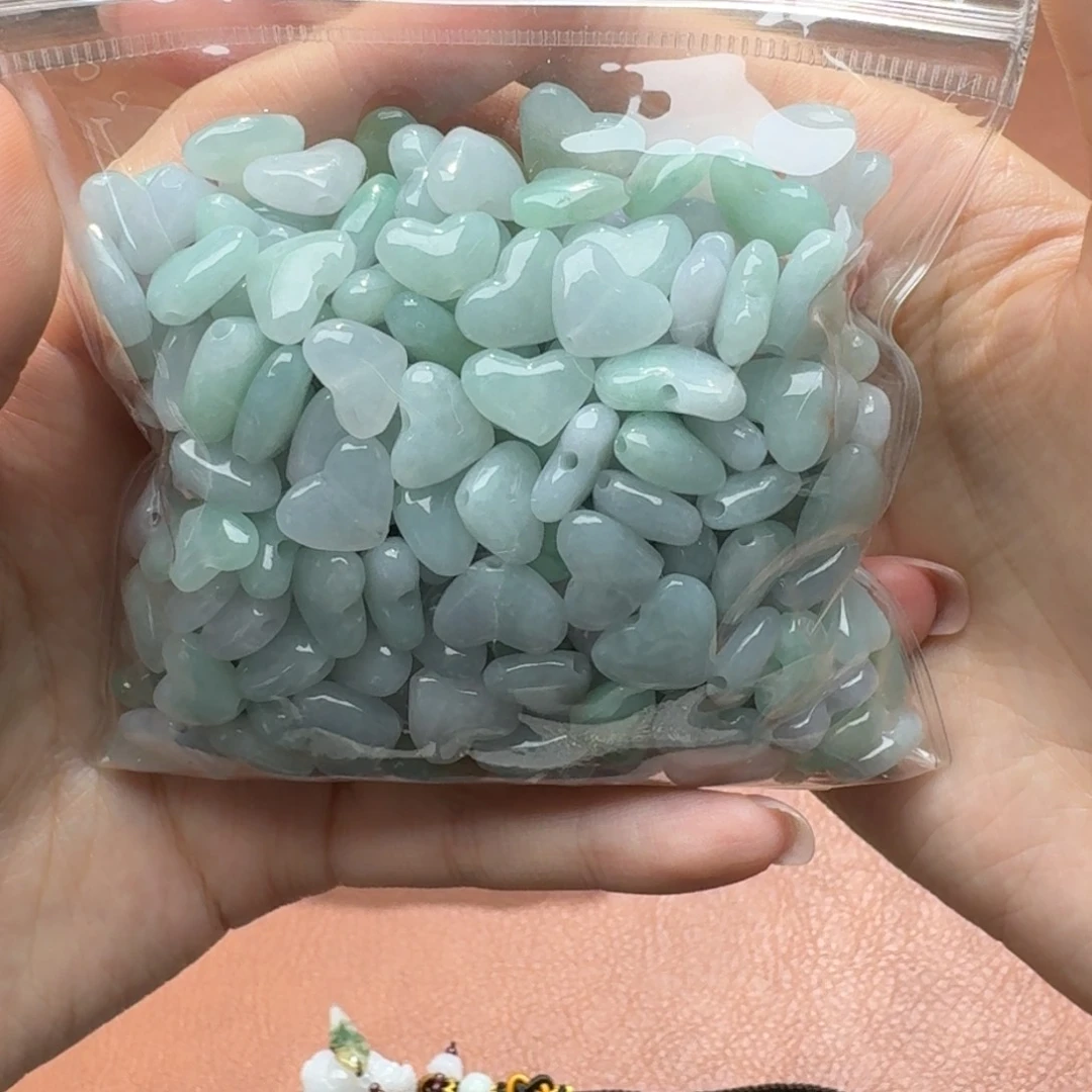 未镶嵌挂件翡翠福利1个，不包邮，拍邮费发货