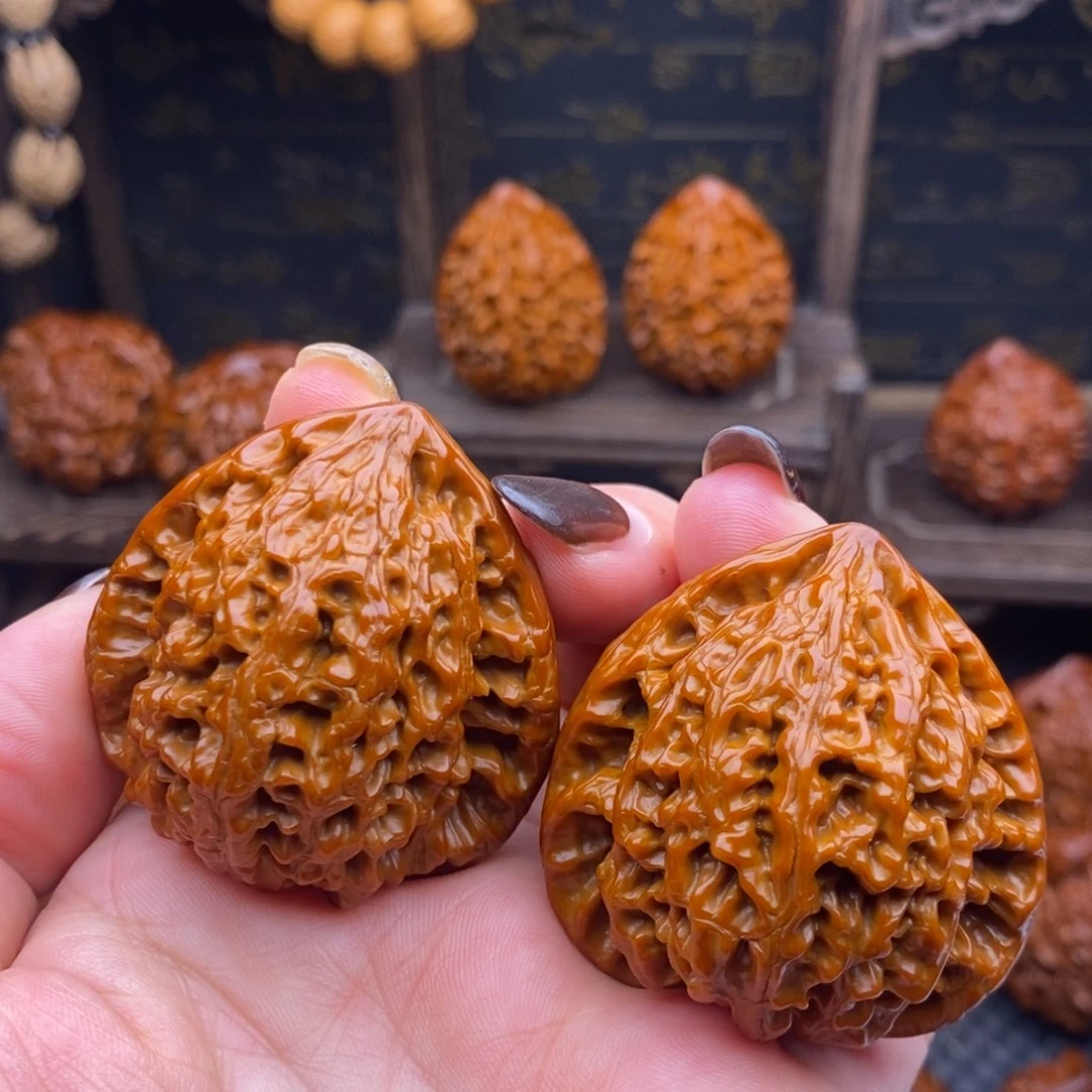 文玩核桃吊坠虎头王43尺