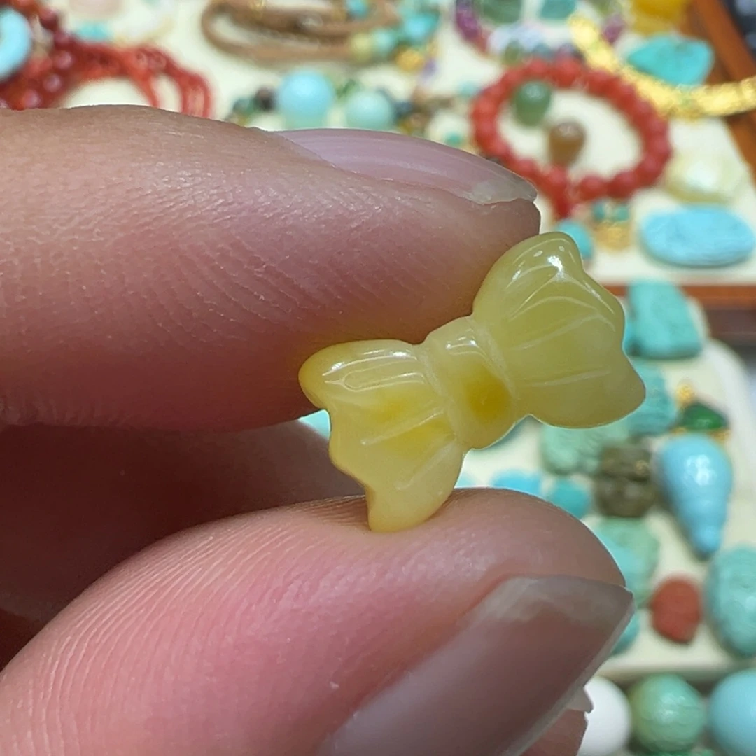 琥珀颈饰未镶嵌蝴蝶结