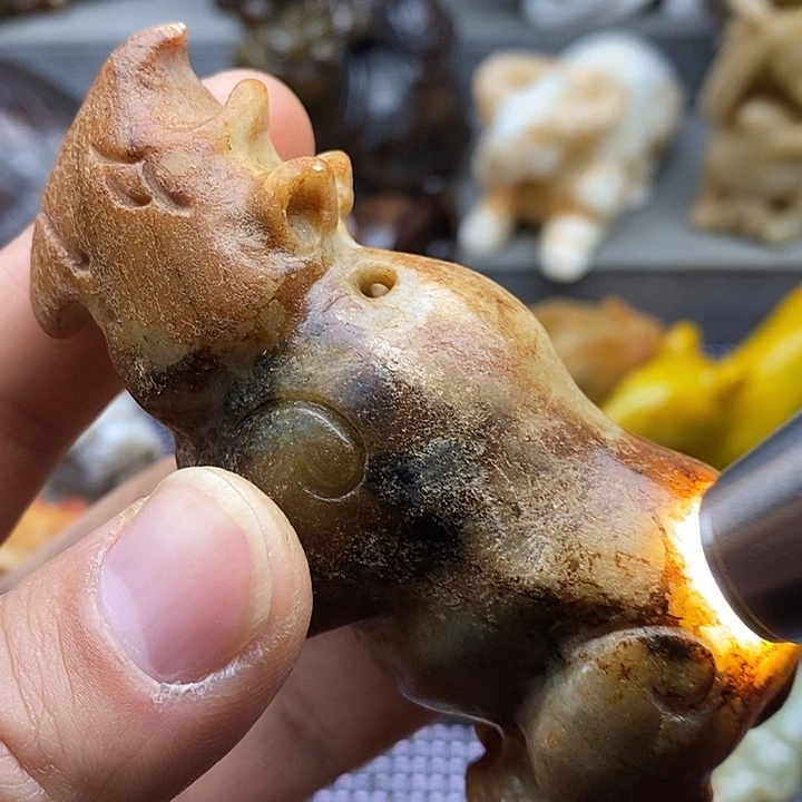 未镶嵌蛇纹石玉颈饰