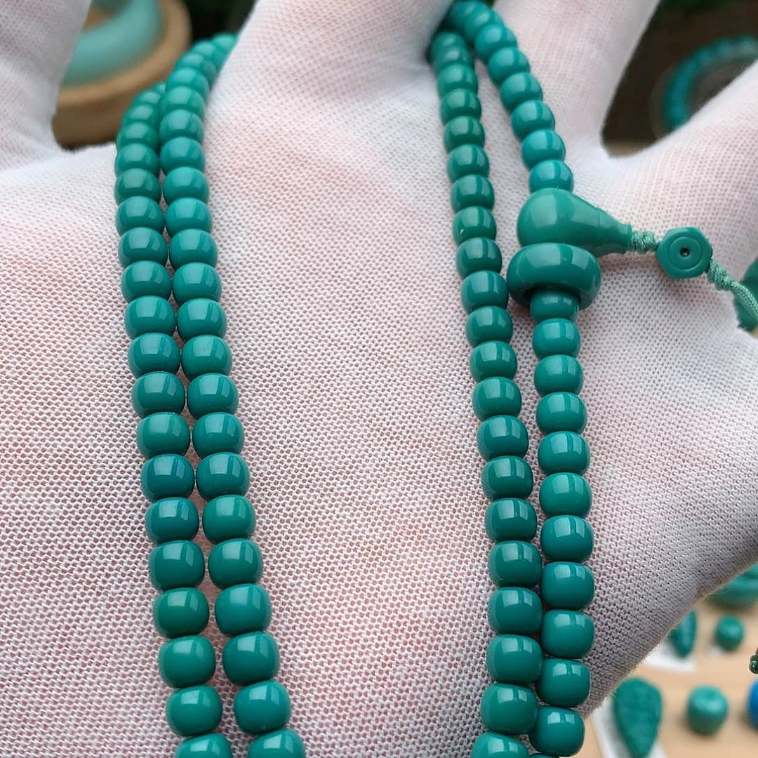 绿松石未镶嵌颈饰