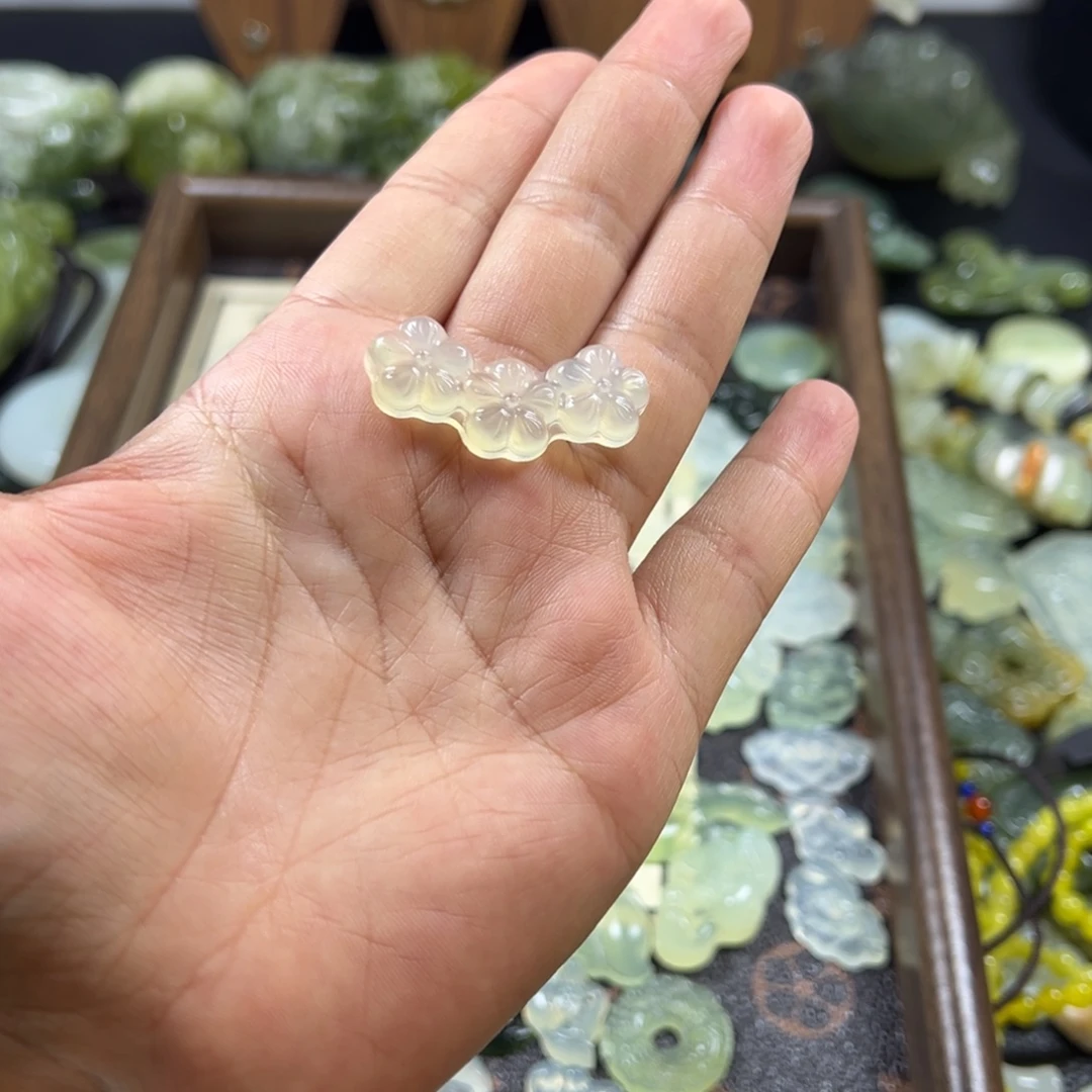 蛇纹石玉未镶嵌吊坠(不含链)