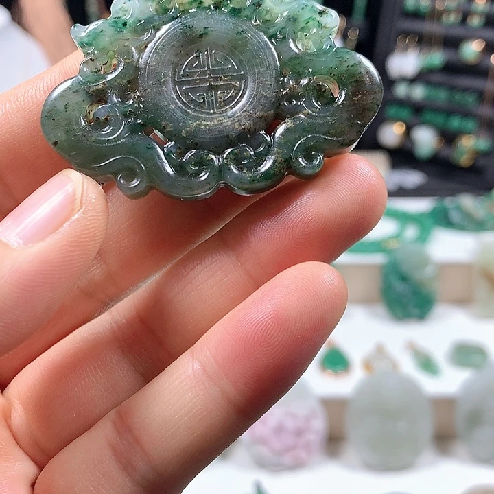 未镶嵌独山玉颈饰