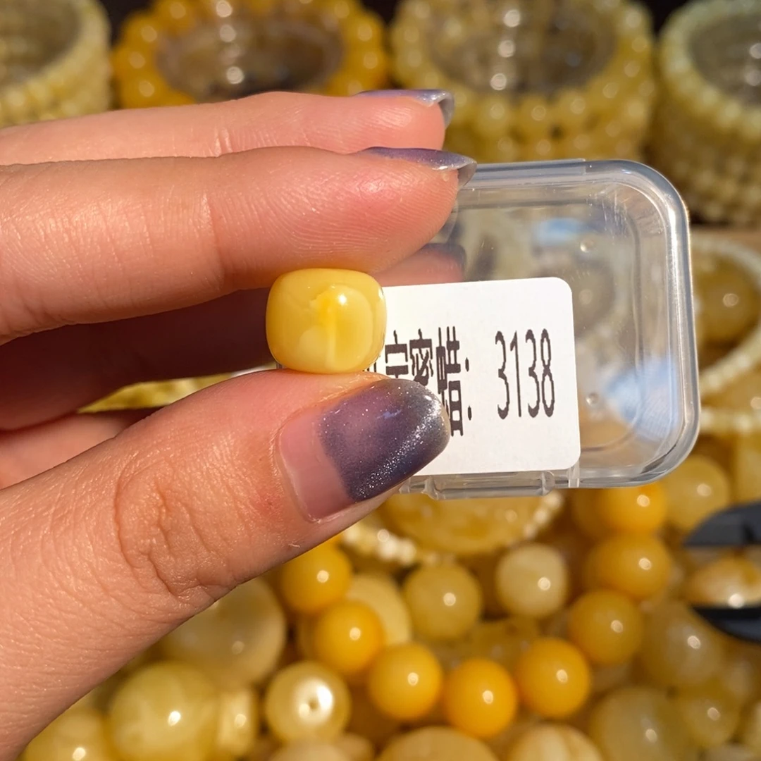 琥珀未镶嵌珠宝奇石3138