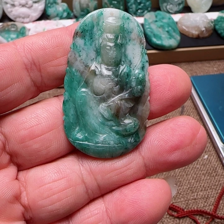 独山玉未镶嵌颈饰