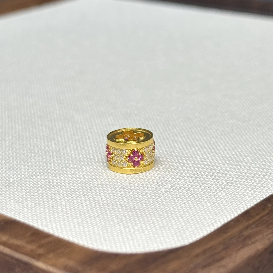 Y【红宝四叶草点钻吊坠】足金999精工5G(附加338/0)