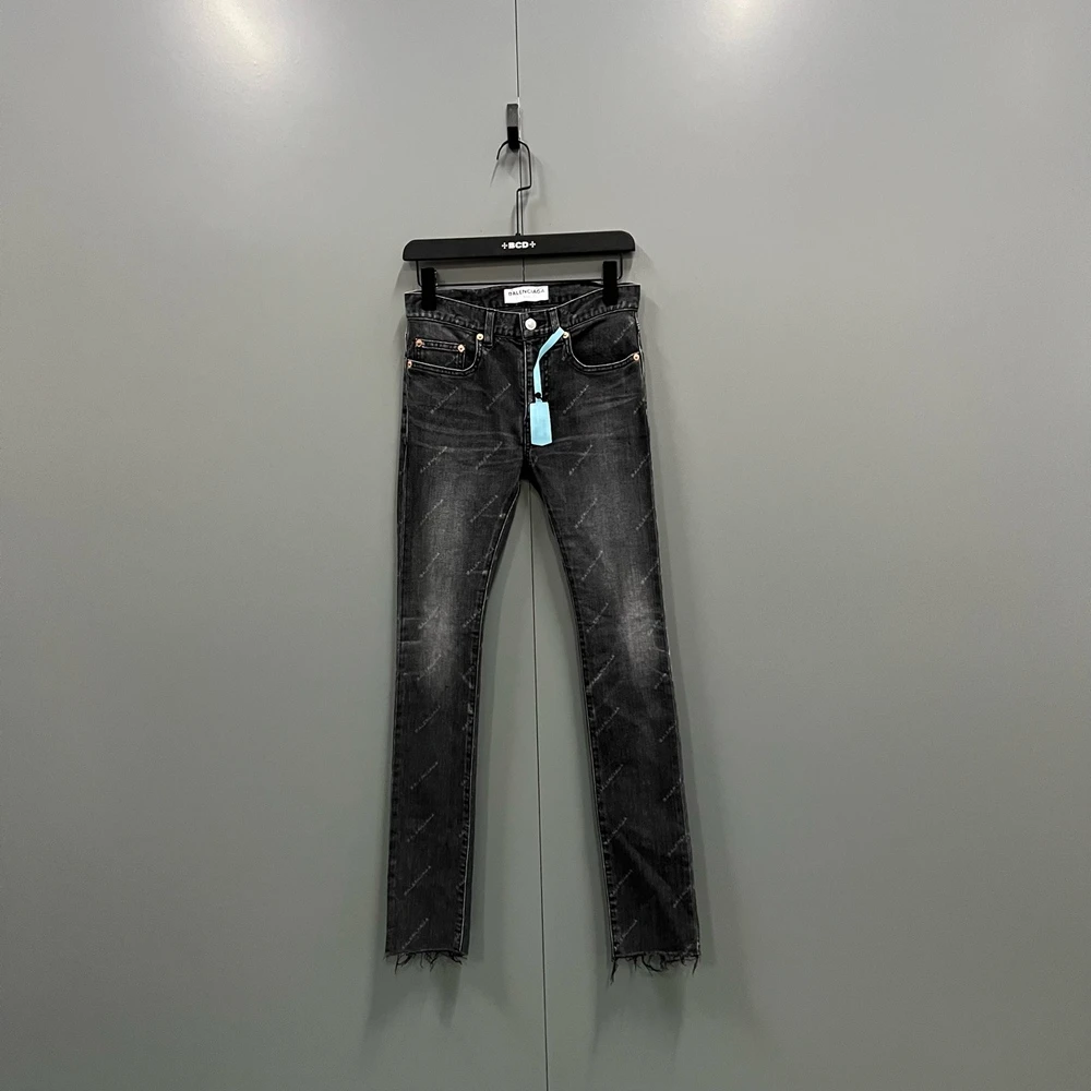 未使用 Balenciaga/巴黎世家 弹幕logo牛仔裤 黑色/24