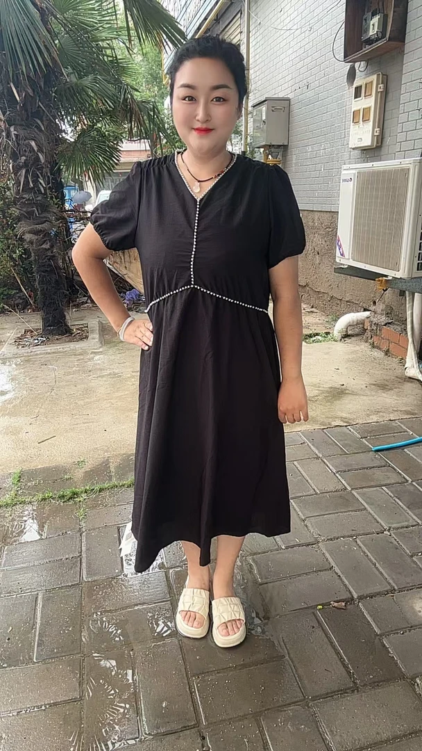 【楠楠家】V领黑色褶皱显瘦收腰夏季连衣8865