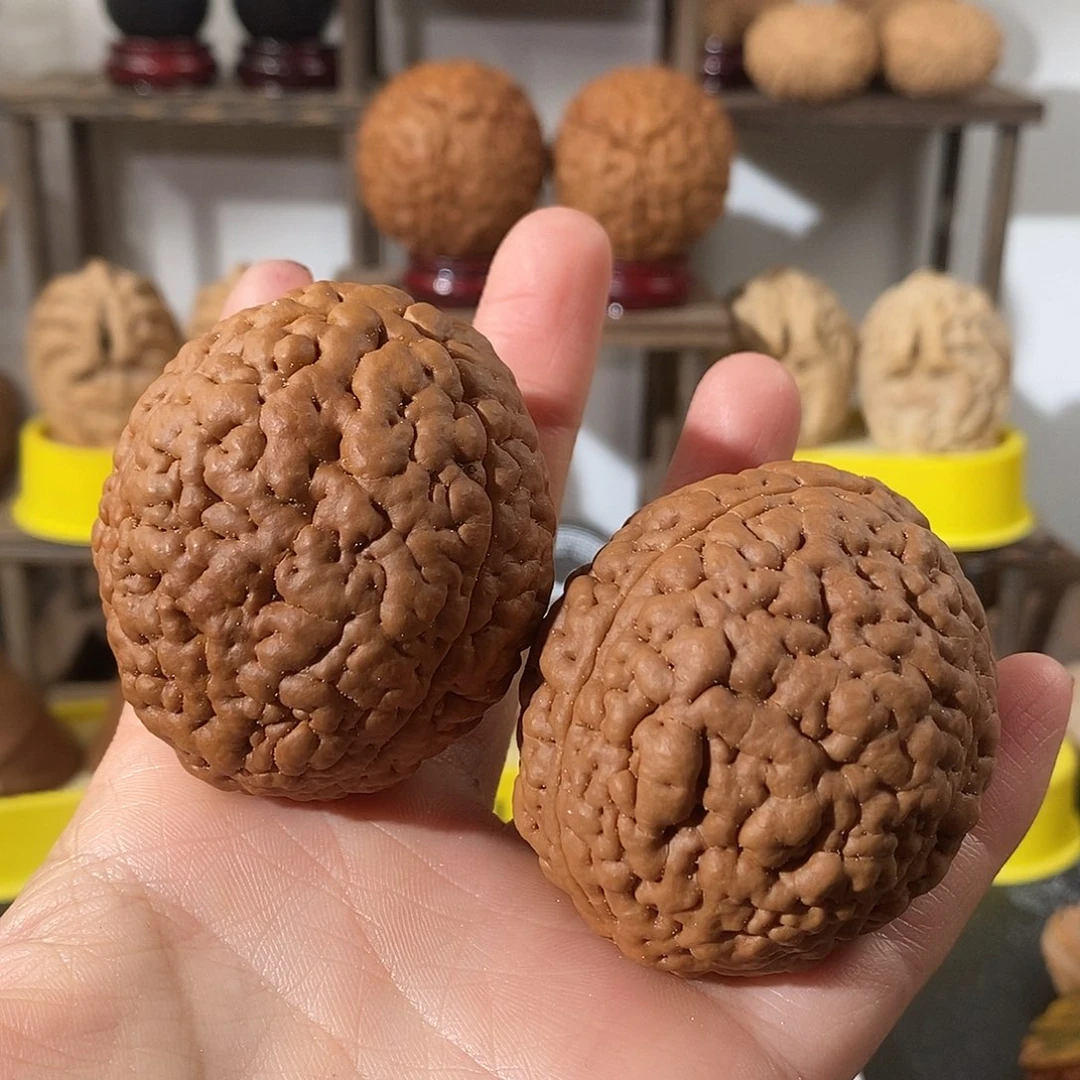 吊坠文玩核桃三瓣脑纹金刚4856