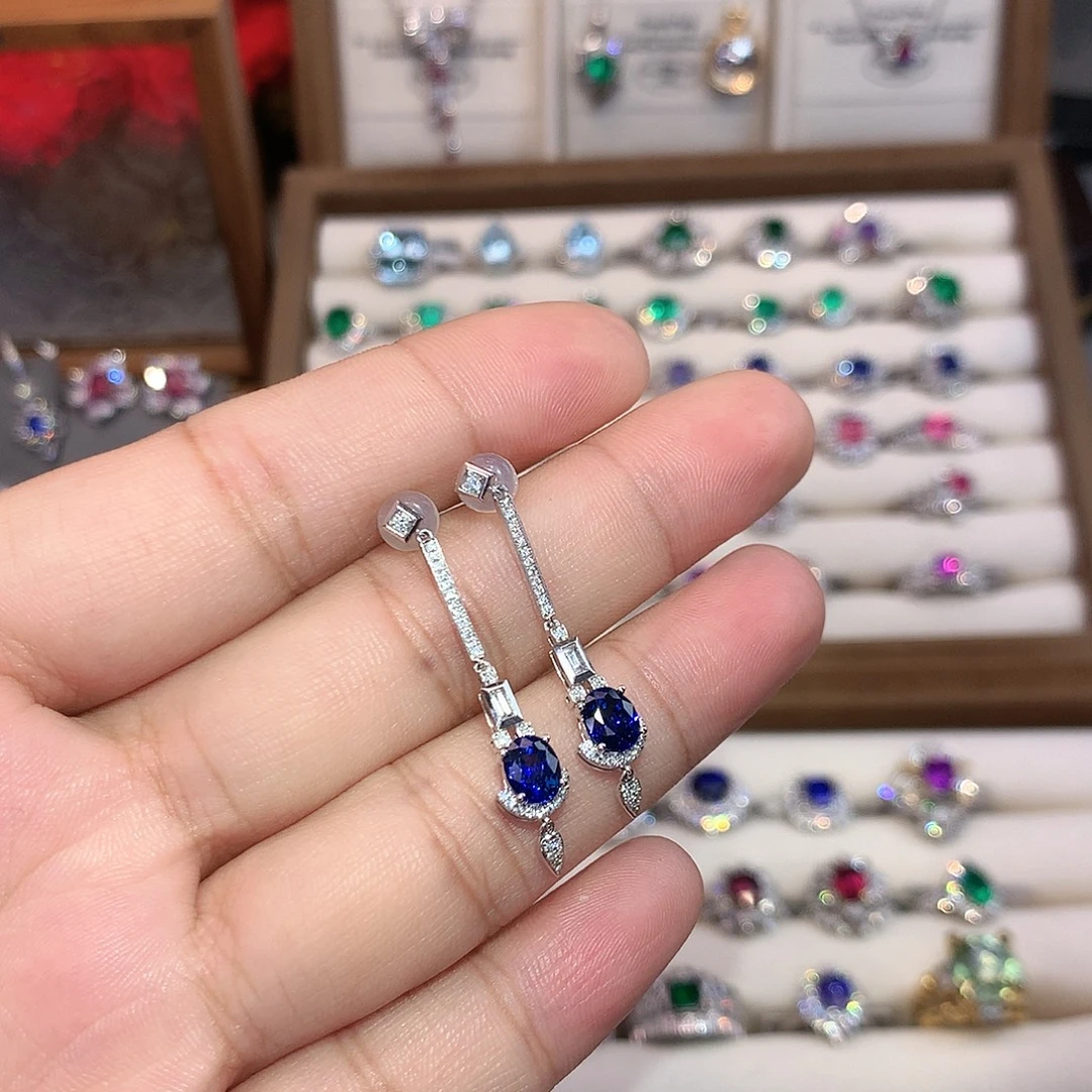 耳饰蓝宝石18K金镶嵌1.8ct/七天无理由