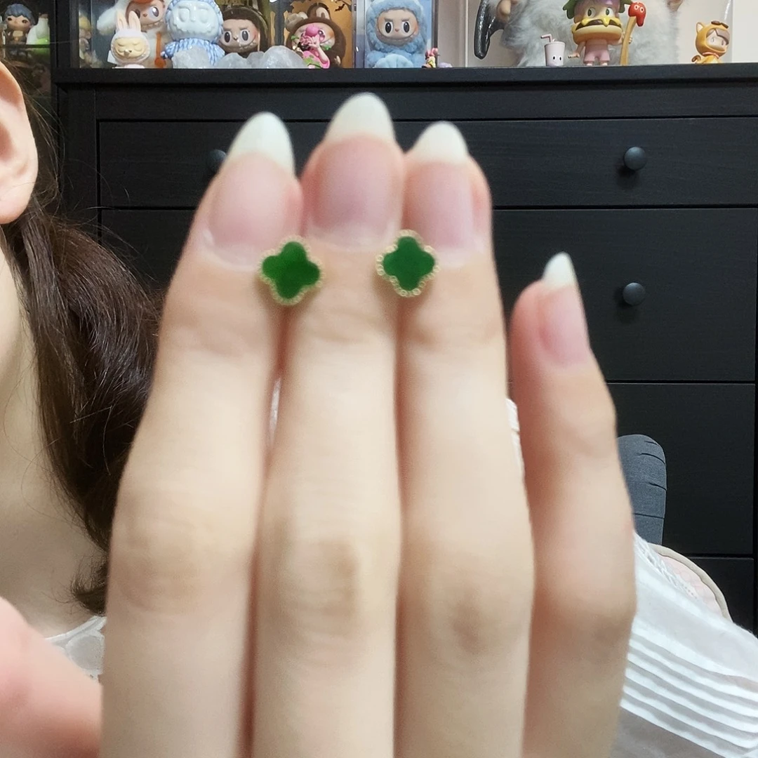 翡翠18K金镶嵌耳饰简单