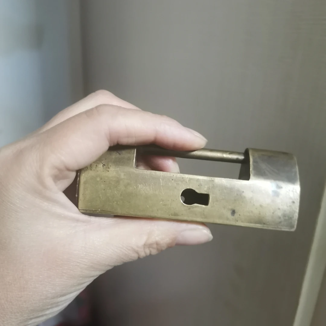 一件铜锁，商品如图