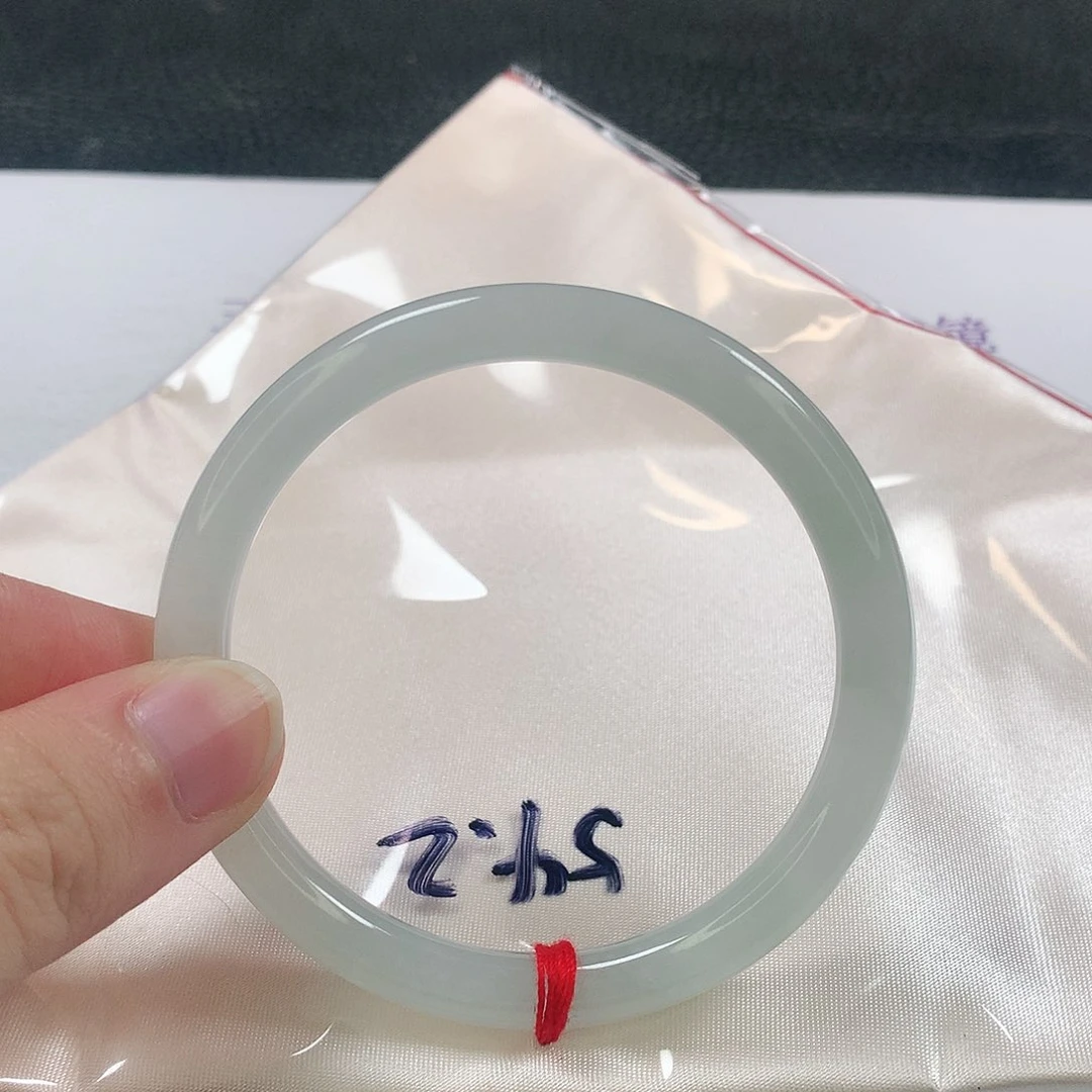 未镶嵌手镯（圆镯）翡翠356