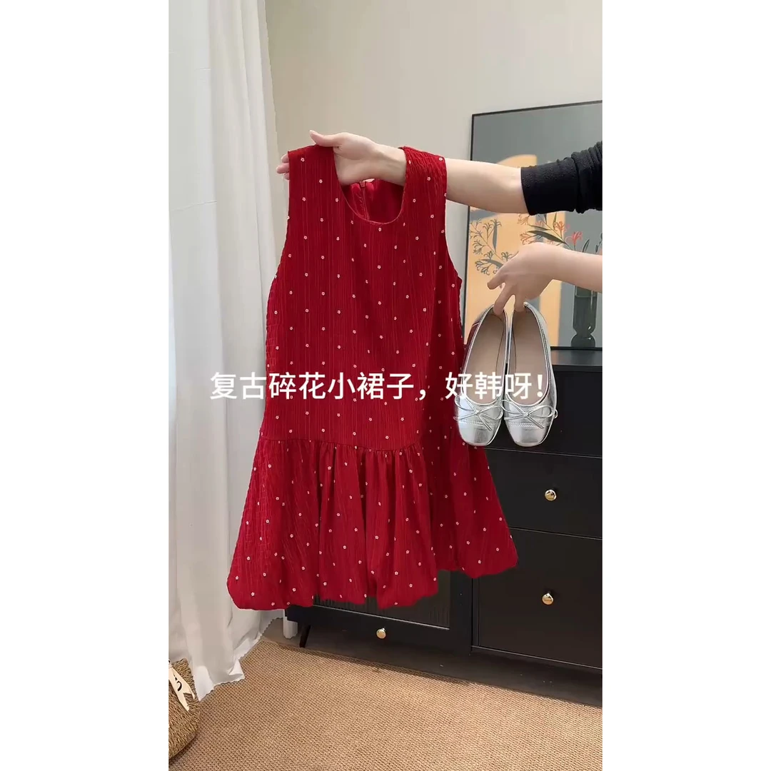 红色波点无袖连衣裙女2025新款夏日多巴胺绝美花苞小裙子海边度假