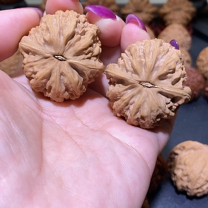 把件文玩核桃40野生麒麟枕