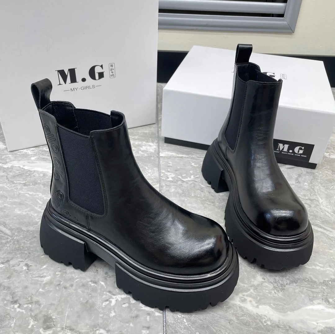 甜酷风字母厚底显瘦烟筒靴中筒百搭软底新款薄棉马丁靴559-3