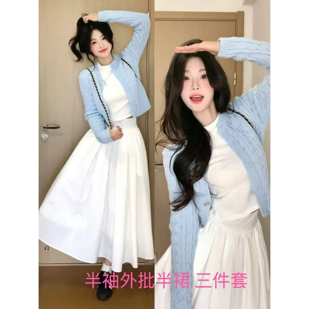 依二一大码《白开水白月光》2025茶系炸街奶乖连衣裙三件套装