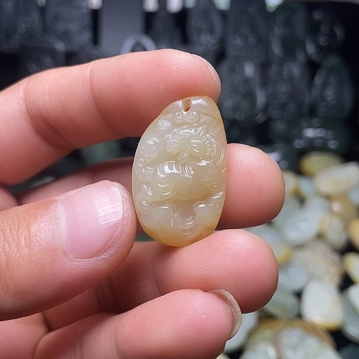 颈饰未镶嵌和田玉