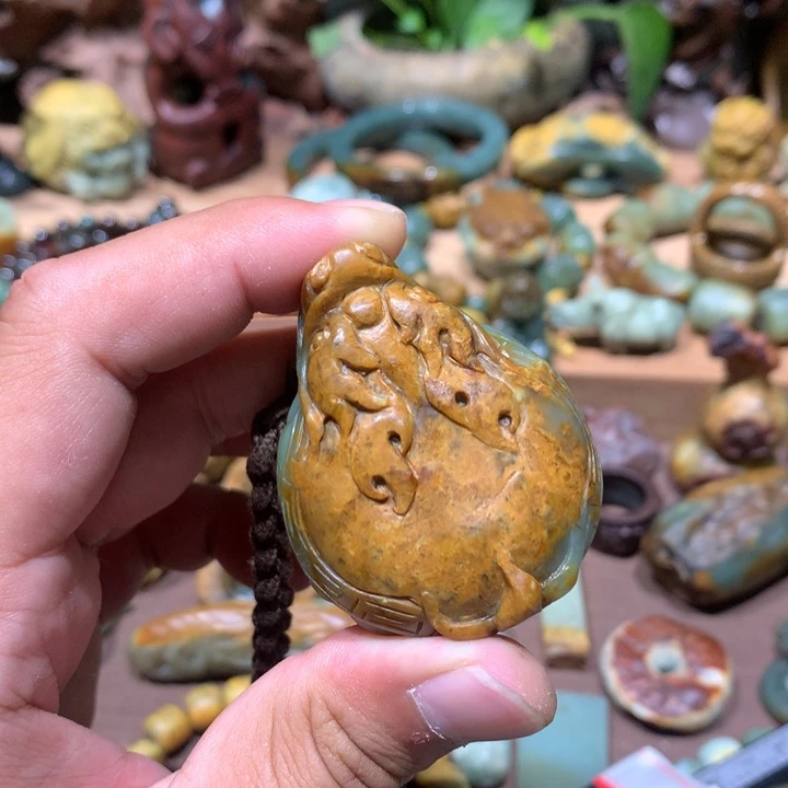 岫岩河磨玉（透闪石质玉）未镶嵌把件S****n