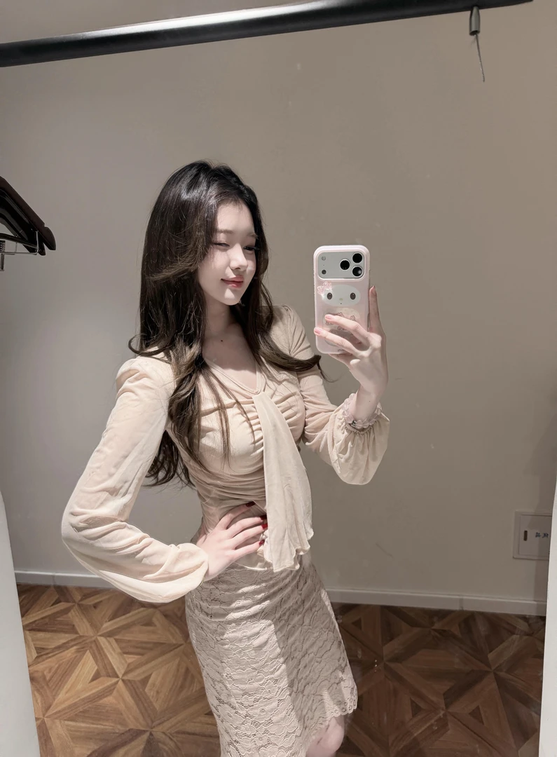 棠脂粉玉 气质法式纯欲修身褶皱上衣高腰显瘦性感蕾丝半身裙套装